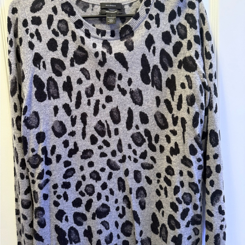 Abercrombie & Fitch Gray and Black Patterned Sweater - Picture 4 of 5